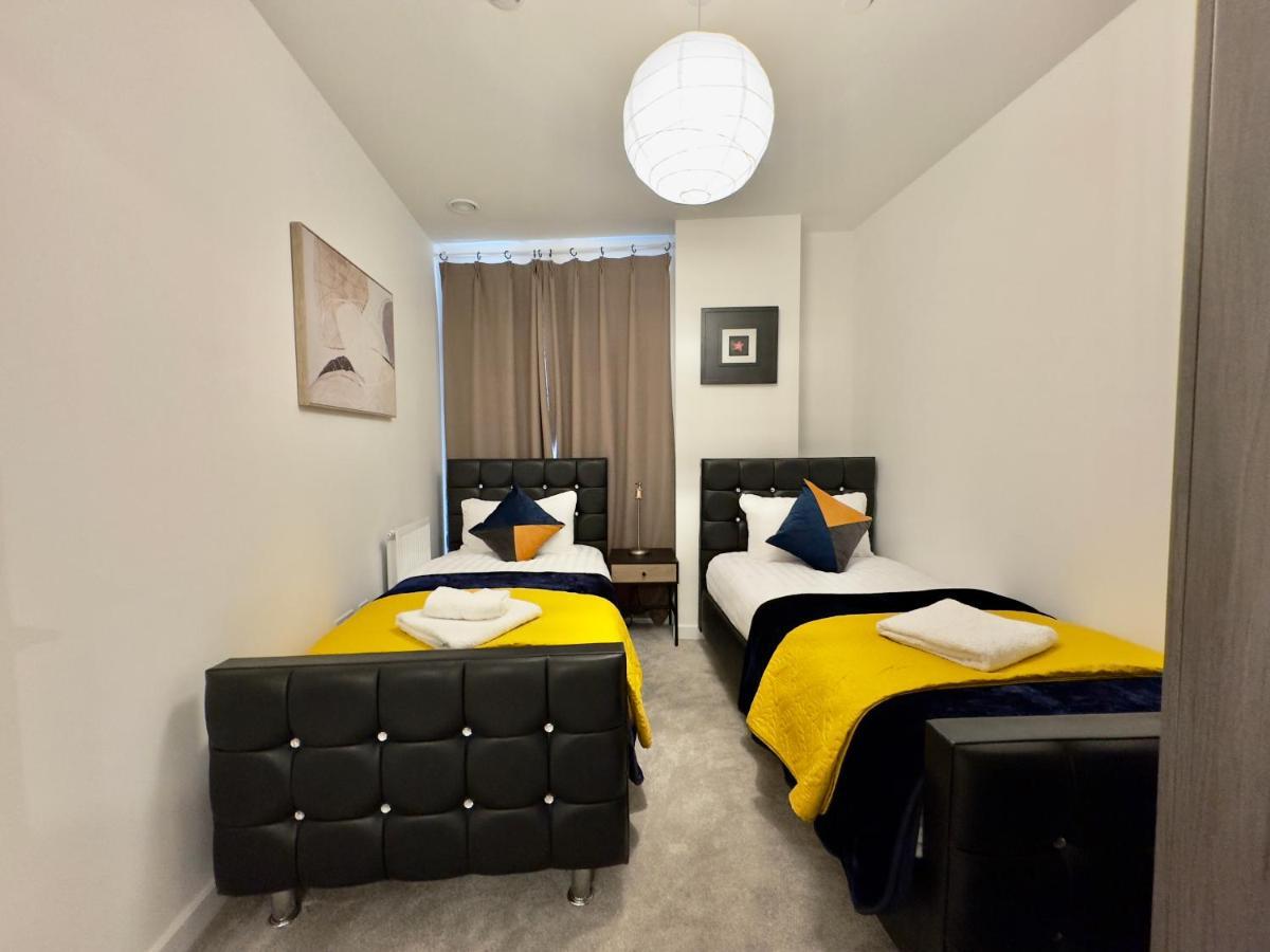 3Bedroom, 2Bathroom, Balcony,Luxury Flat Westfield Londra Esterno foto