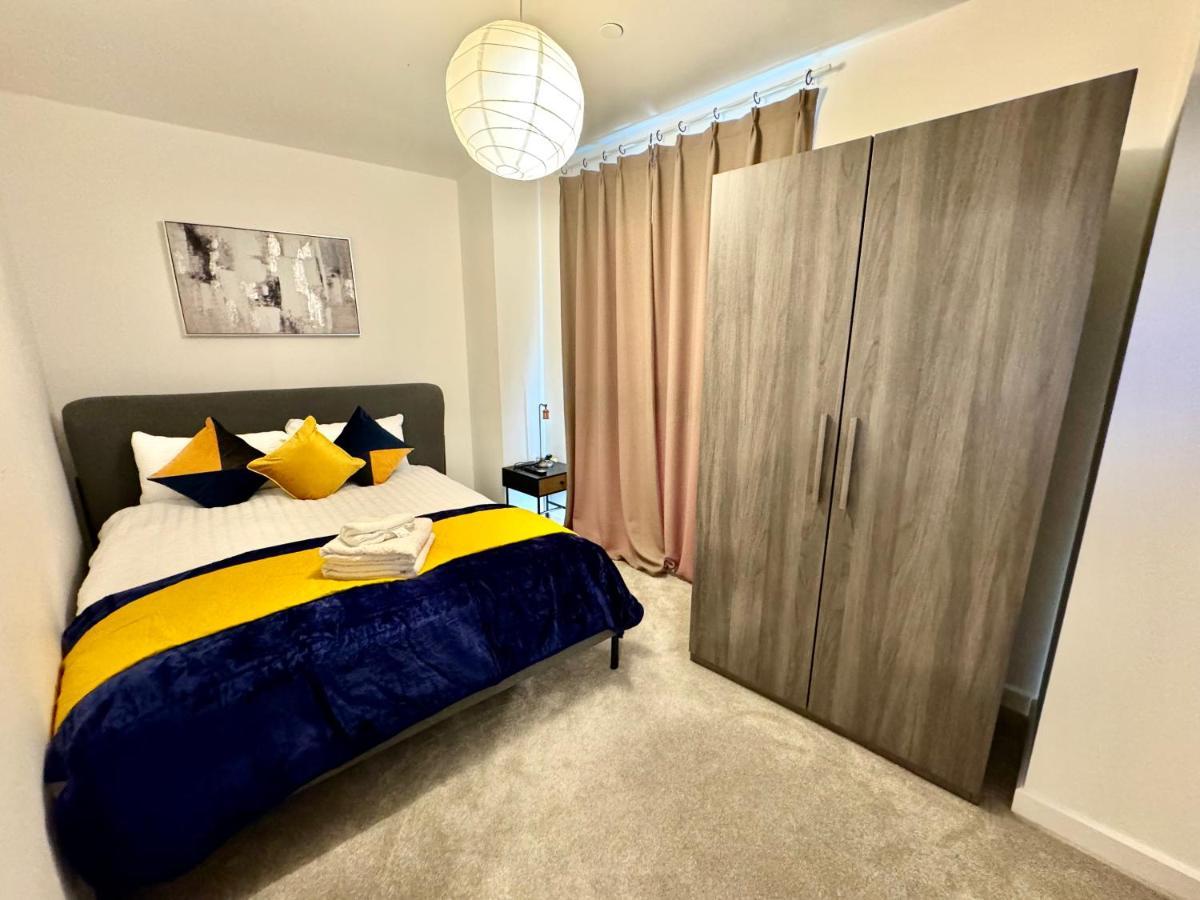 3Bedroom, 2Bathroom, Balcony,Luxury Flat Westfield Londra Esterno foto