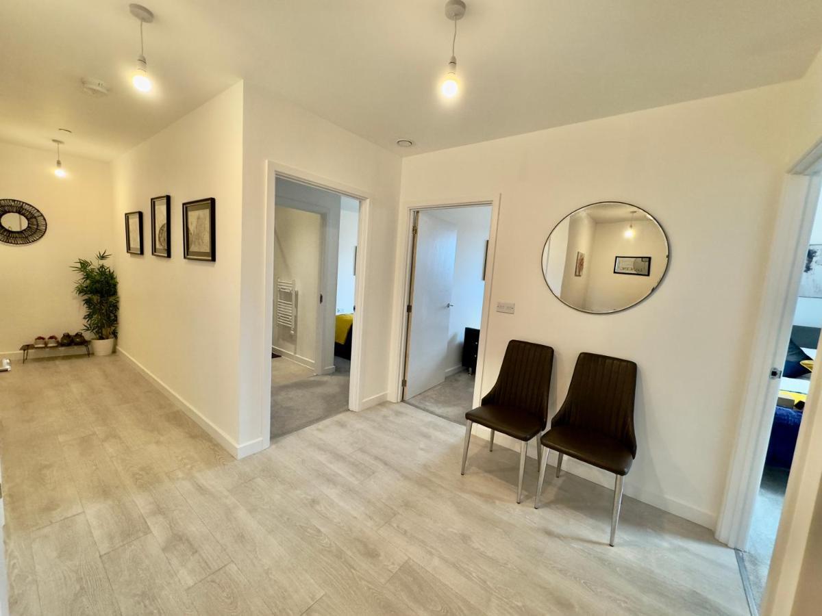 3Bedroom, 2Bathroom, Balcony,Luxury Flat Westfield Londra Esterno foto