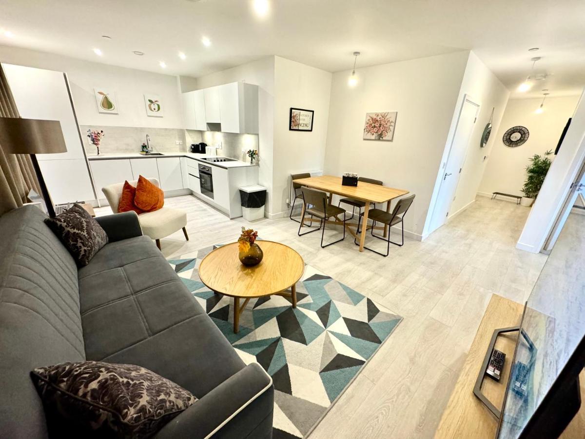 3Bedroom, 2Bathroom, Balcony,Luxury Flat Westfield Londra Esterno foto