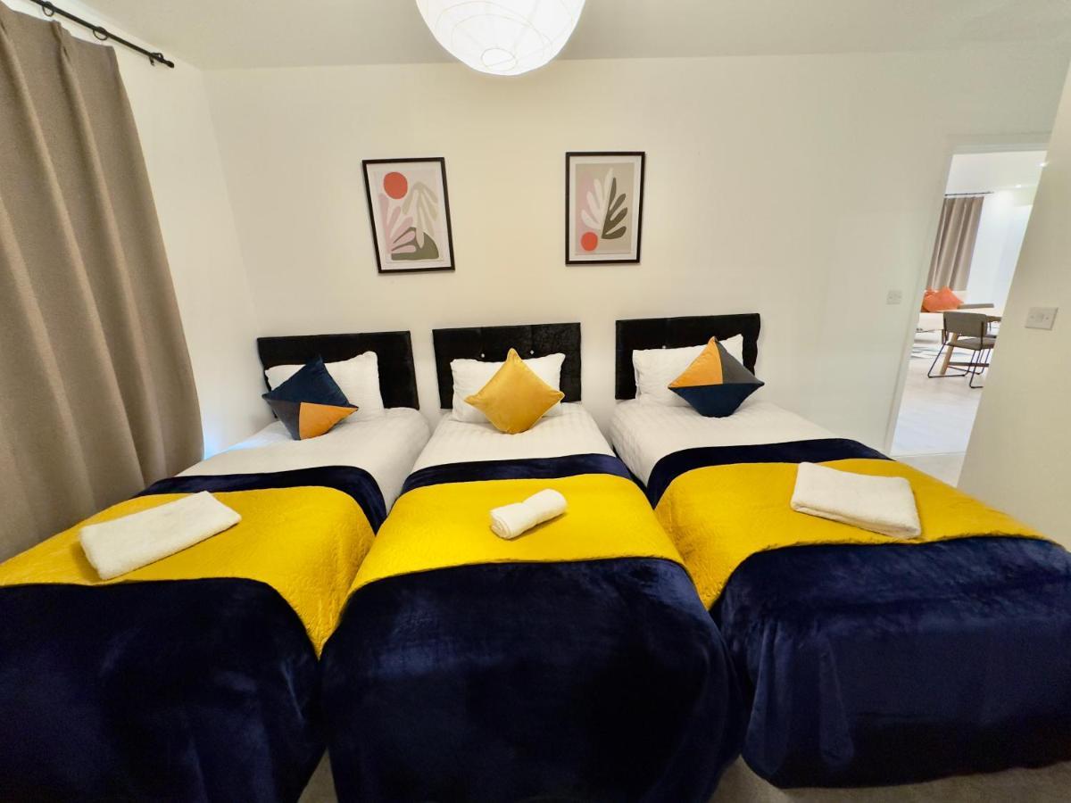 3Bedroom, 2Bathroom, Balcony,Luxury Flat Westfield Londra Esterno foto