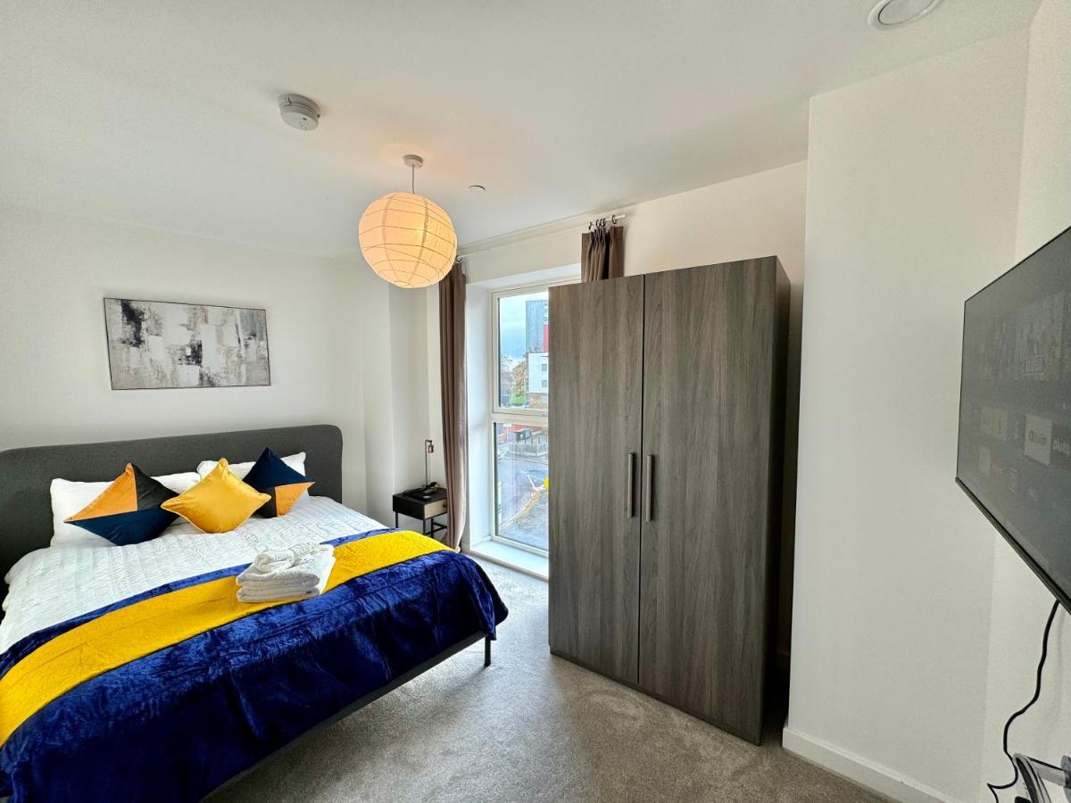 3Bedroom, 2Bathroom, Balcony,Luxury Flat Westfield Londra Esterno foto