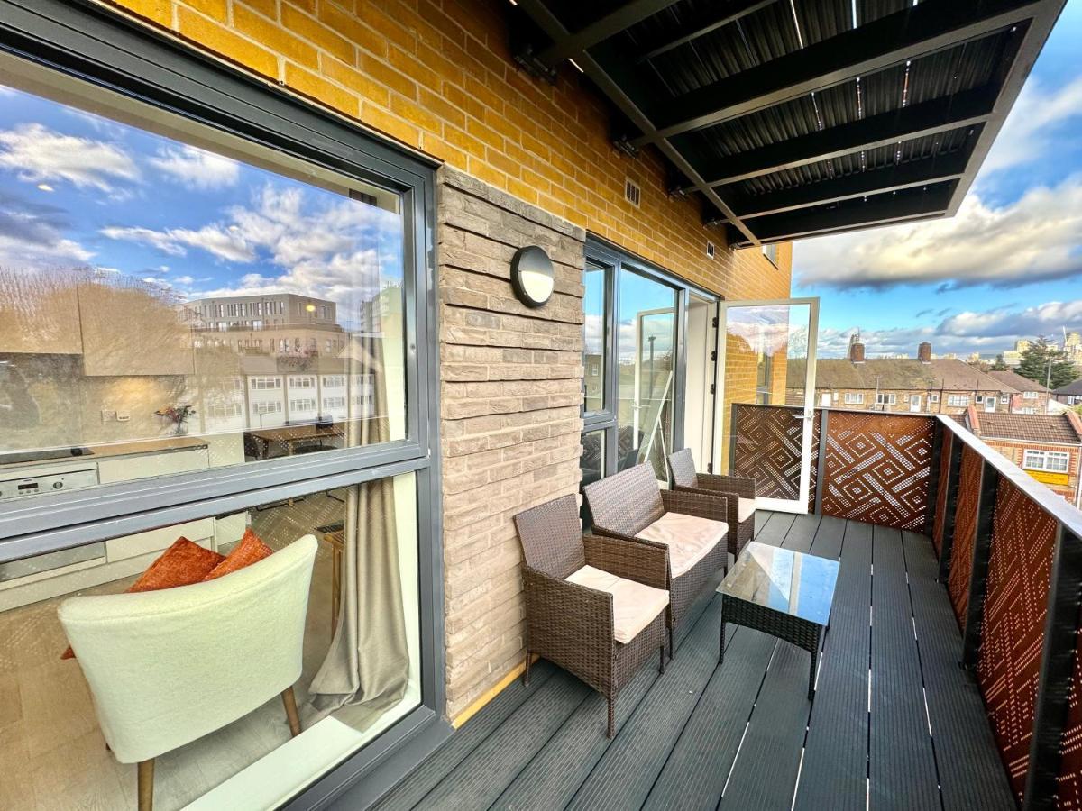 3Bedroom, 2Bathroom, Balcony,Luxury Flat Westfield Londra Esterno foto