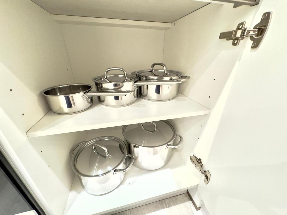 3Bedroom, 2Bathroom, Balcony,Luxury Flat Westfield Londra Esterno foto