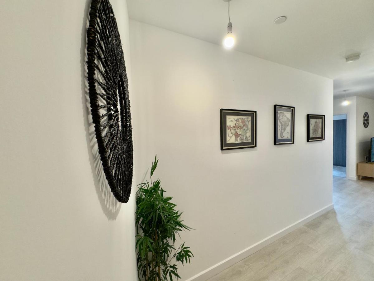 3Bedroom, 2Bathroom, Balcony,Luxury Flat Westfield Londra Esterno foto