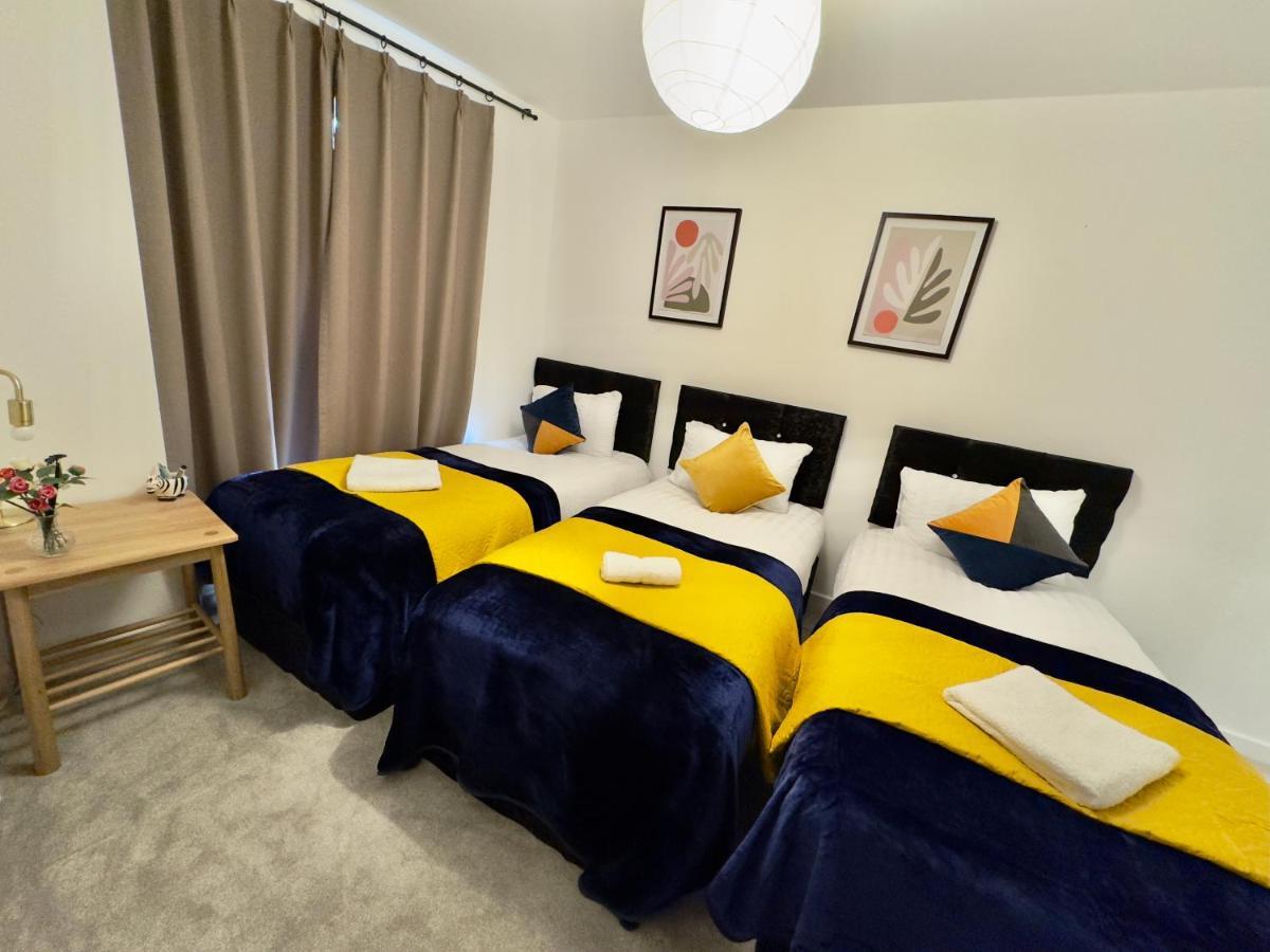 3Bedroom, 2Bathroom, Balcony,Luxury Flat Westfield Londra Esterno foto