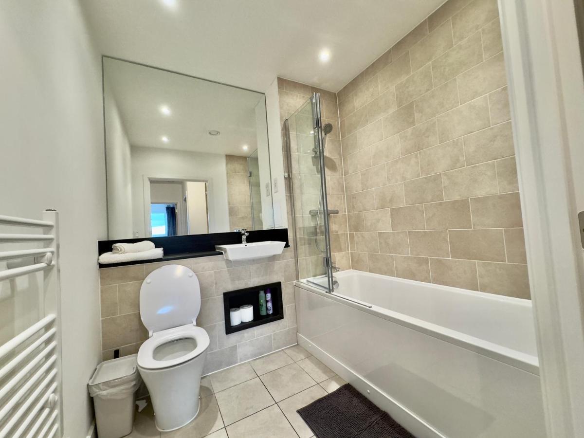 3Bedroom, 2Bathroom, Balcony,Luxury Flat Westfield Londra Esterno foto