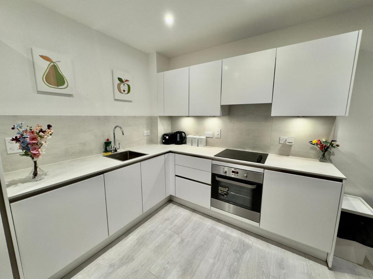 3Bedroom, 2Bathroom, Balcony,Luxury Flat Westfield Londra Esterno foto