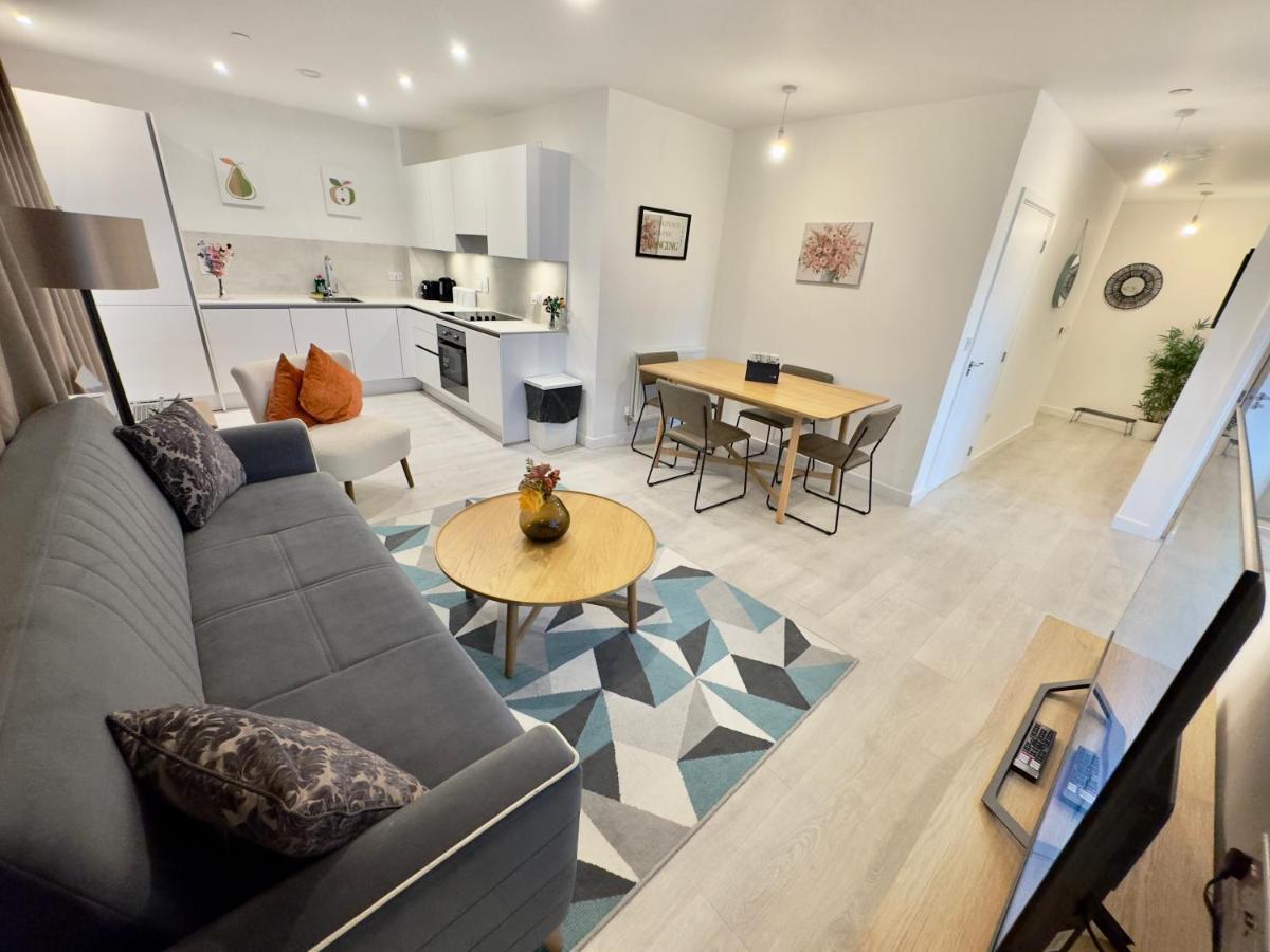 3Bedroom, 2Bathroom, Balcony,Luxury Flat Westfield Londra Esterno foto