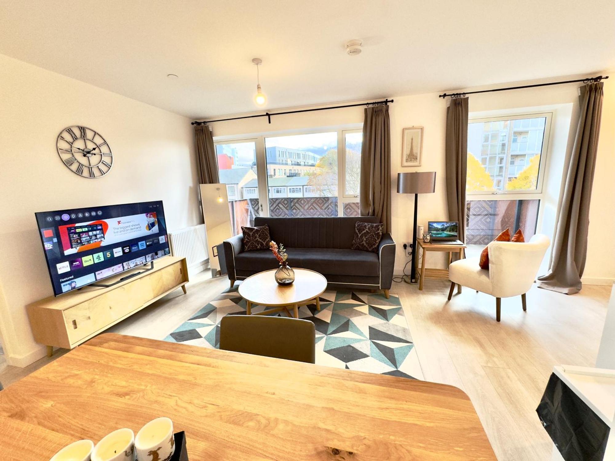 3Bedroom, 2Bathroom, Balcony,Luxury Flat Westfield Londra Esterno foto